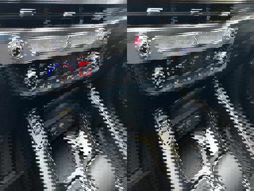 New 2025 Kia Telluride S image 25