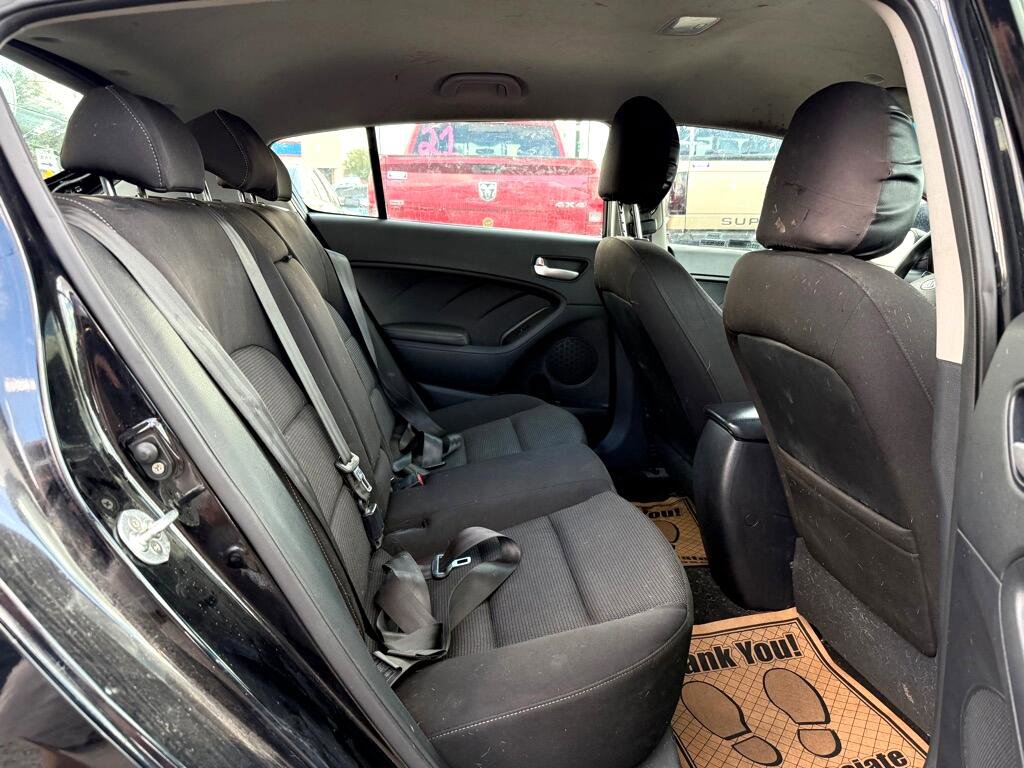 Used 2017 Kia Forte LX image 10