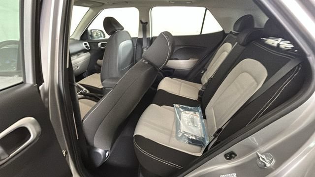 Certified 2023 Hyundai Venue SEL FWD image 25