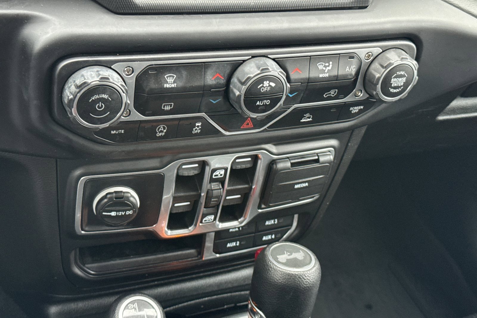 Used 2022 Jeep Wrangler Unlimited Sahara image 23