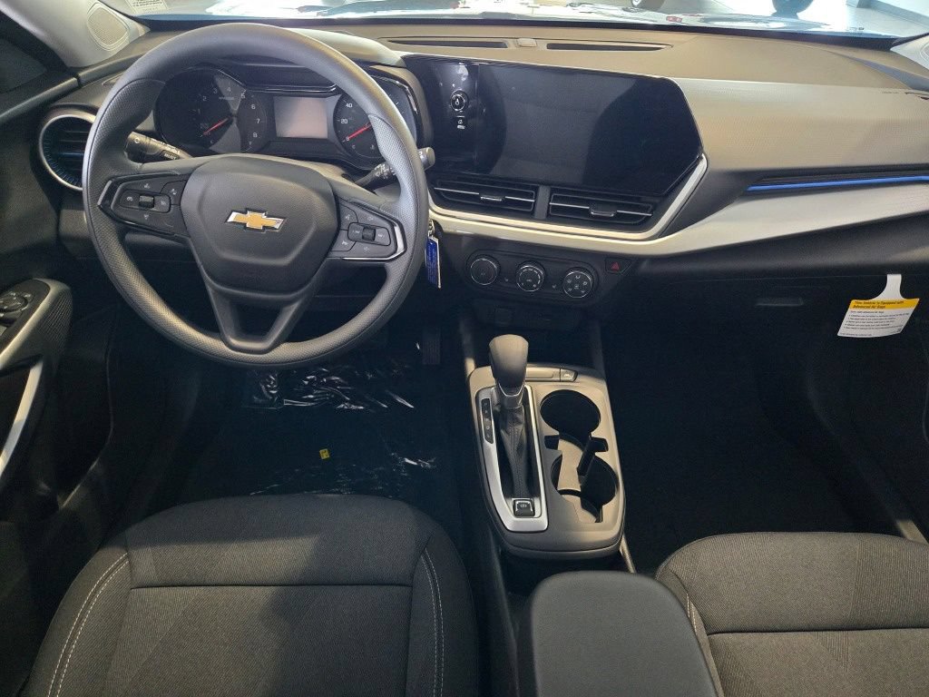 New 2026 Chevrolet Trax LS w/ LS Convenience Package FWD image 14
