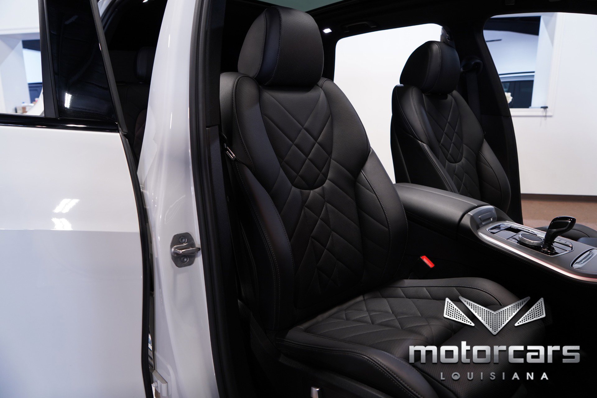 Used 2023 BMW X5 xDrive40i w/ M Sport Package image 32