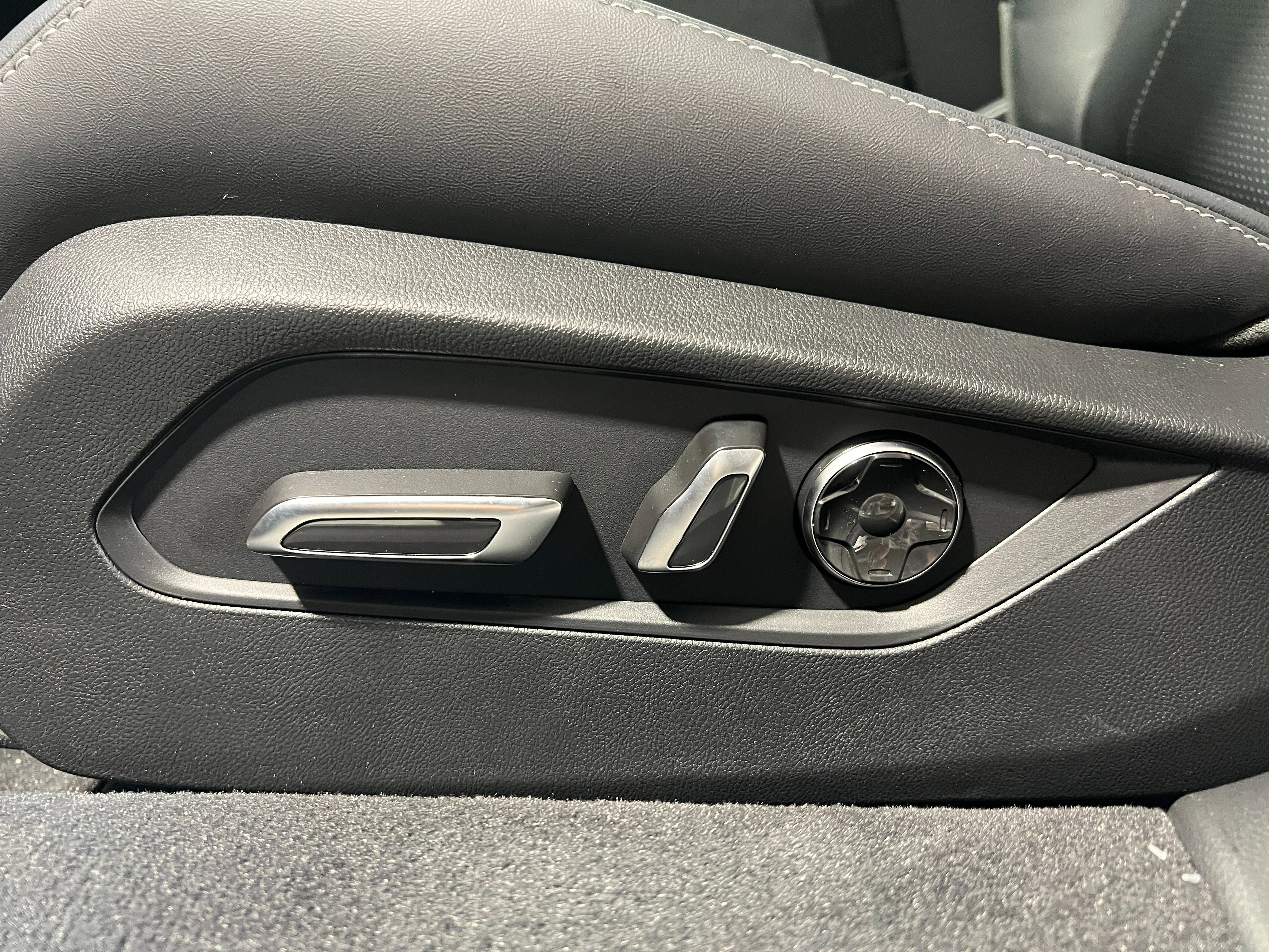 New 2025 Acura TLX w/ Technology Package image 11