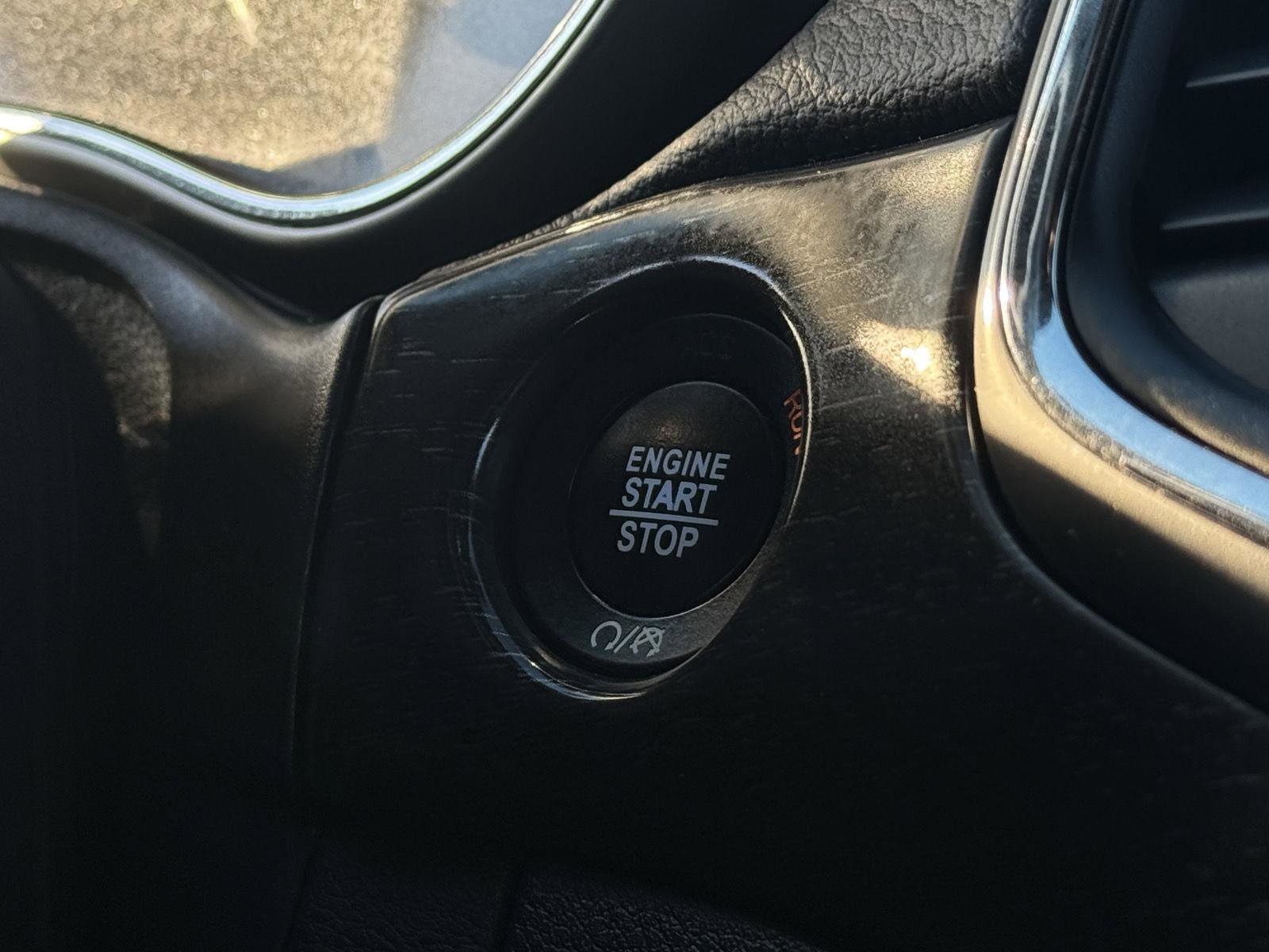 Used 2018 Jeep Grand Cherokee Laredo image 20