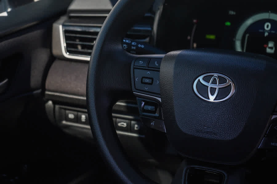 Used 2025 Toyota Camry LE FWD image 16