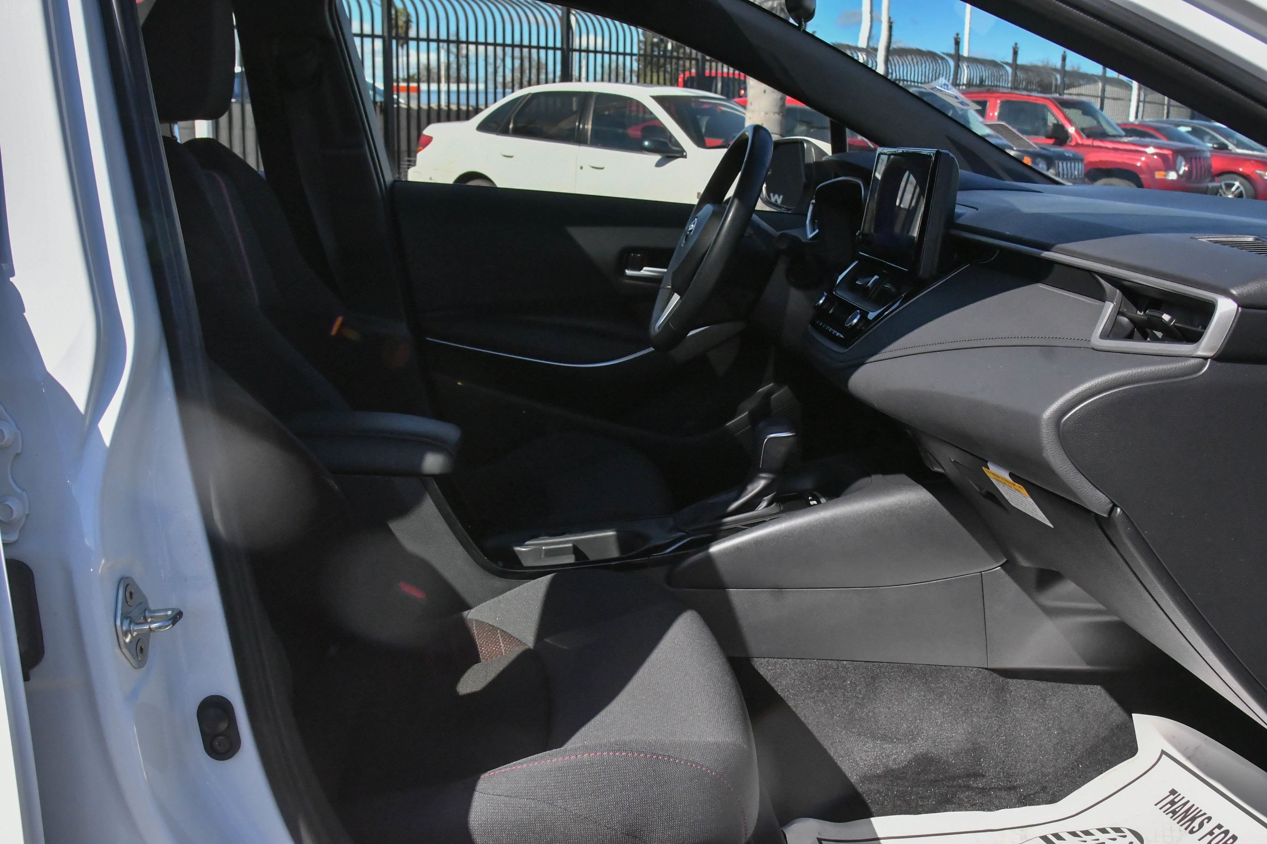 Used 2024 Toyota Corolla SE w/ SE Package image 46