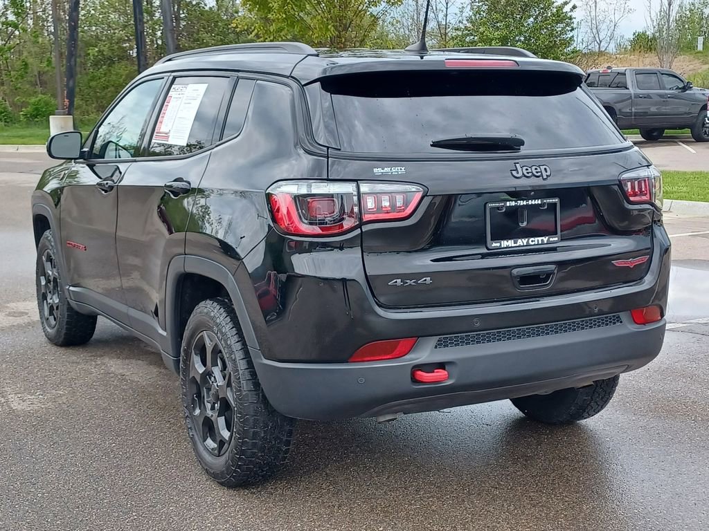 Used 2023 Jeep Compass Trailhawk w/ Trailhawk Convenience Group AWD/4WD image 3