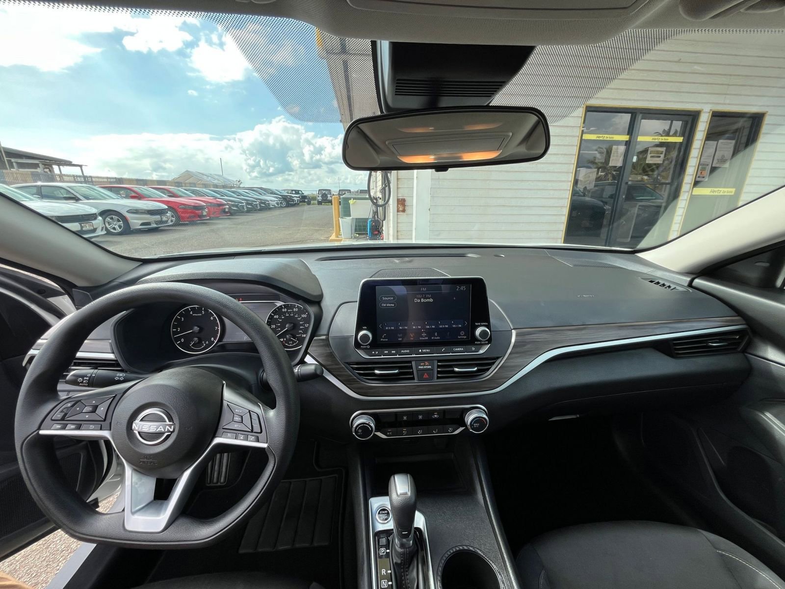 Used 2025 Nissan Altima 2.5 SV image 34