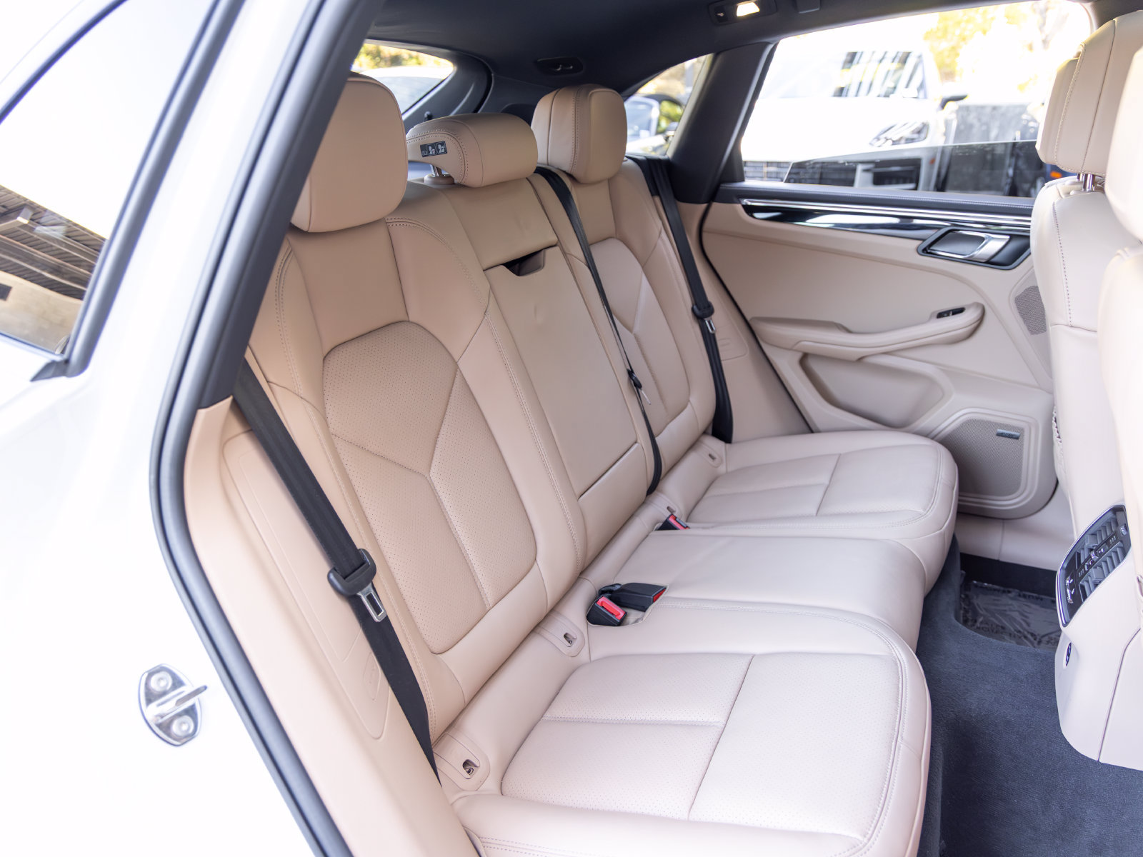 Certified 2026 Porsche Macan AWD/4WD image 55