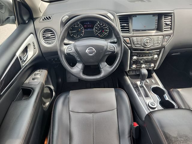 Used 2019 Nissan Pathfinder SL AWD/4WD image 11