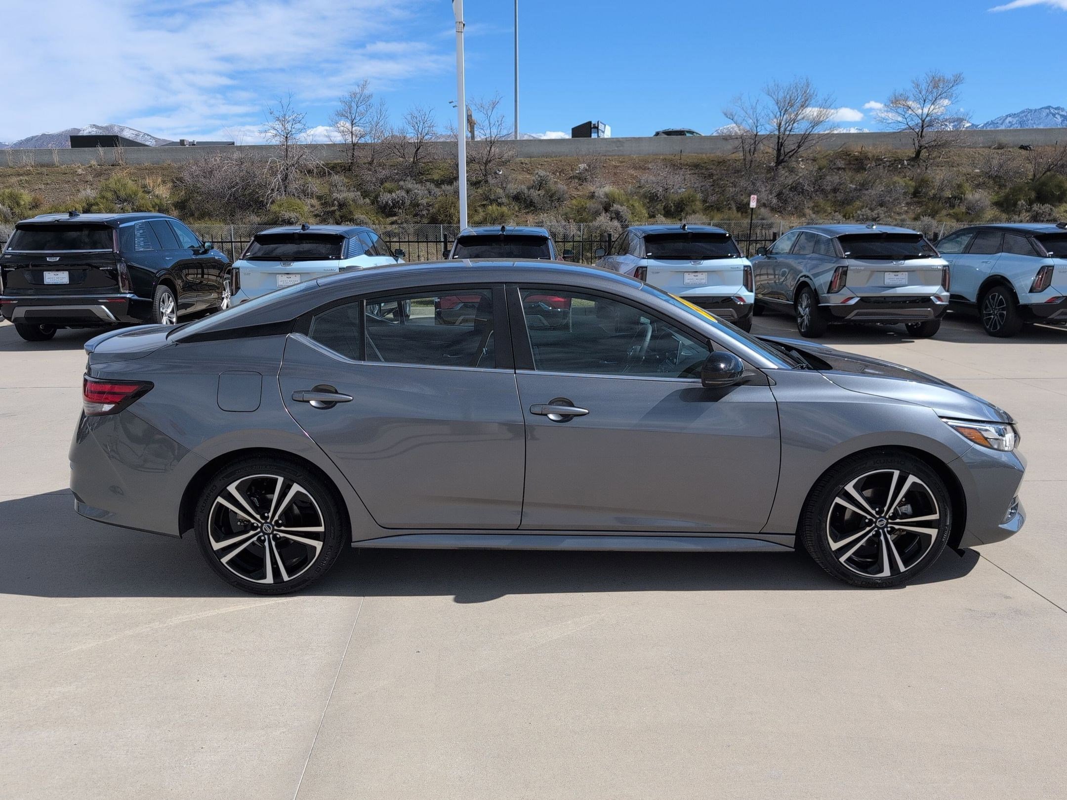 Used 2022 Nissan Sentra SR w/ Electronics Package image 7
