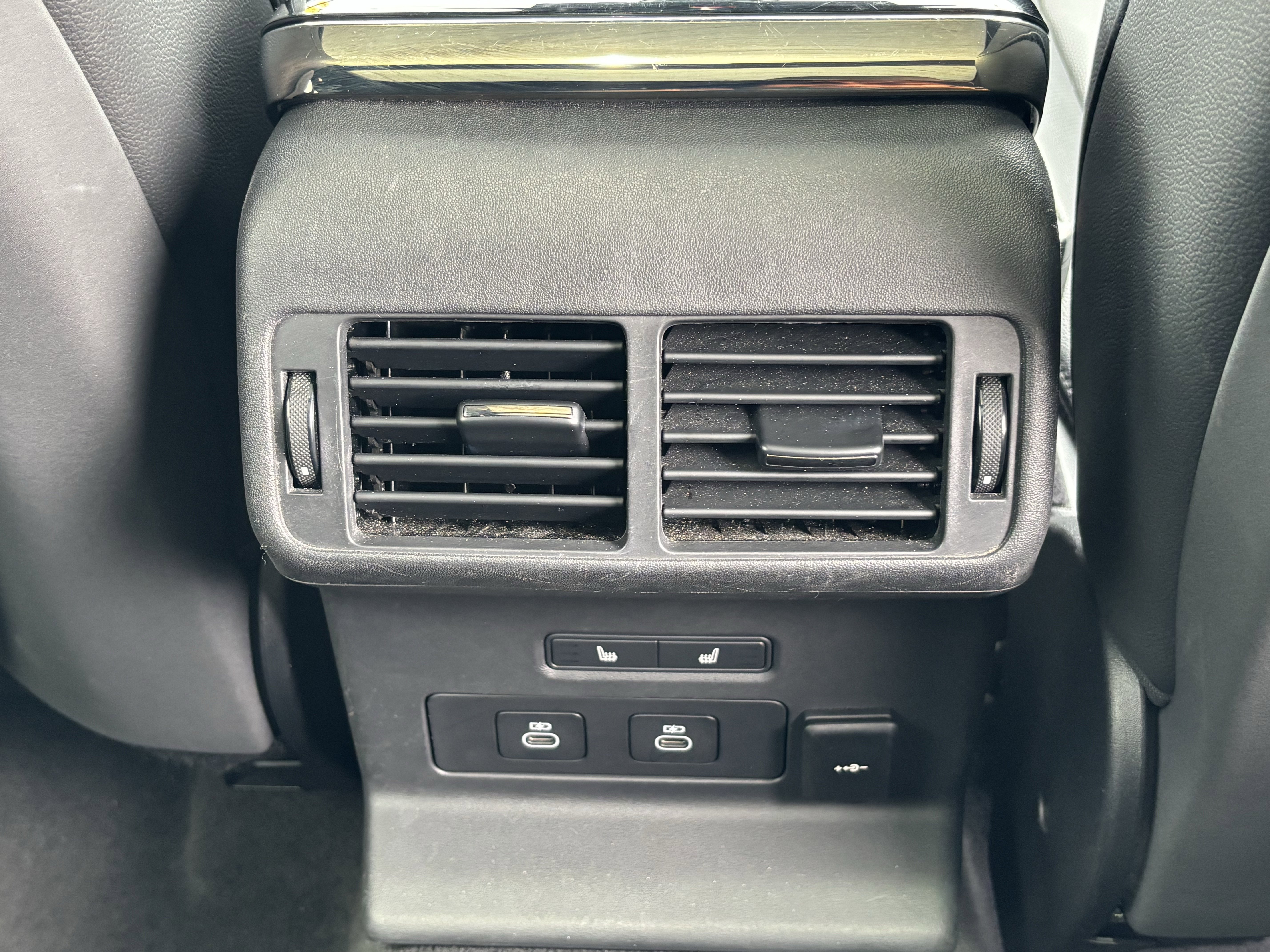 Used 2025 Land Rover Range Rover Velar Dynamic SE image 24