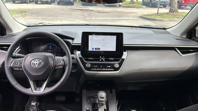 Used 2026 Toyota Corolla Cross LE FWD image 14