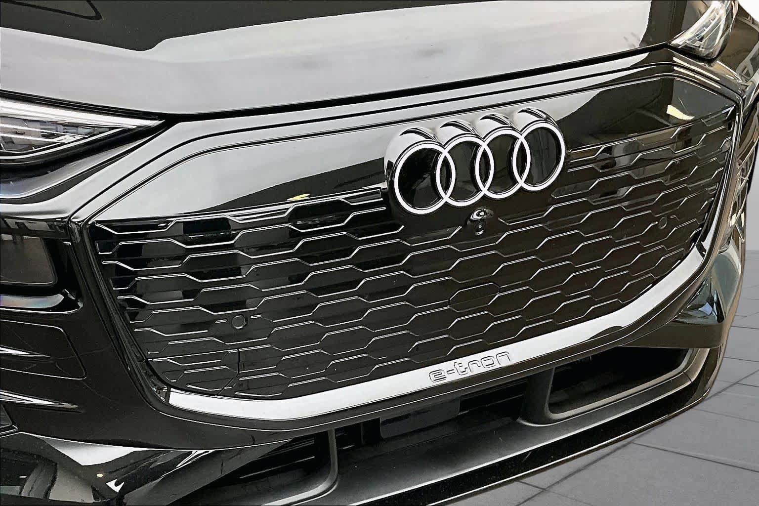 Used 2025 Audi Q6 e-tron Premium Plus w/ Premium Plus RWD image 30
