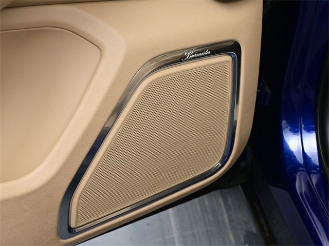 Certified 2023 Porsche Macan S image 9