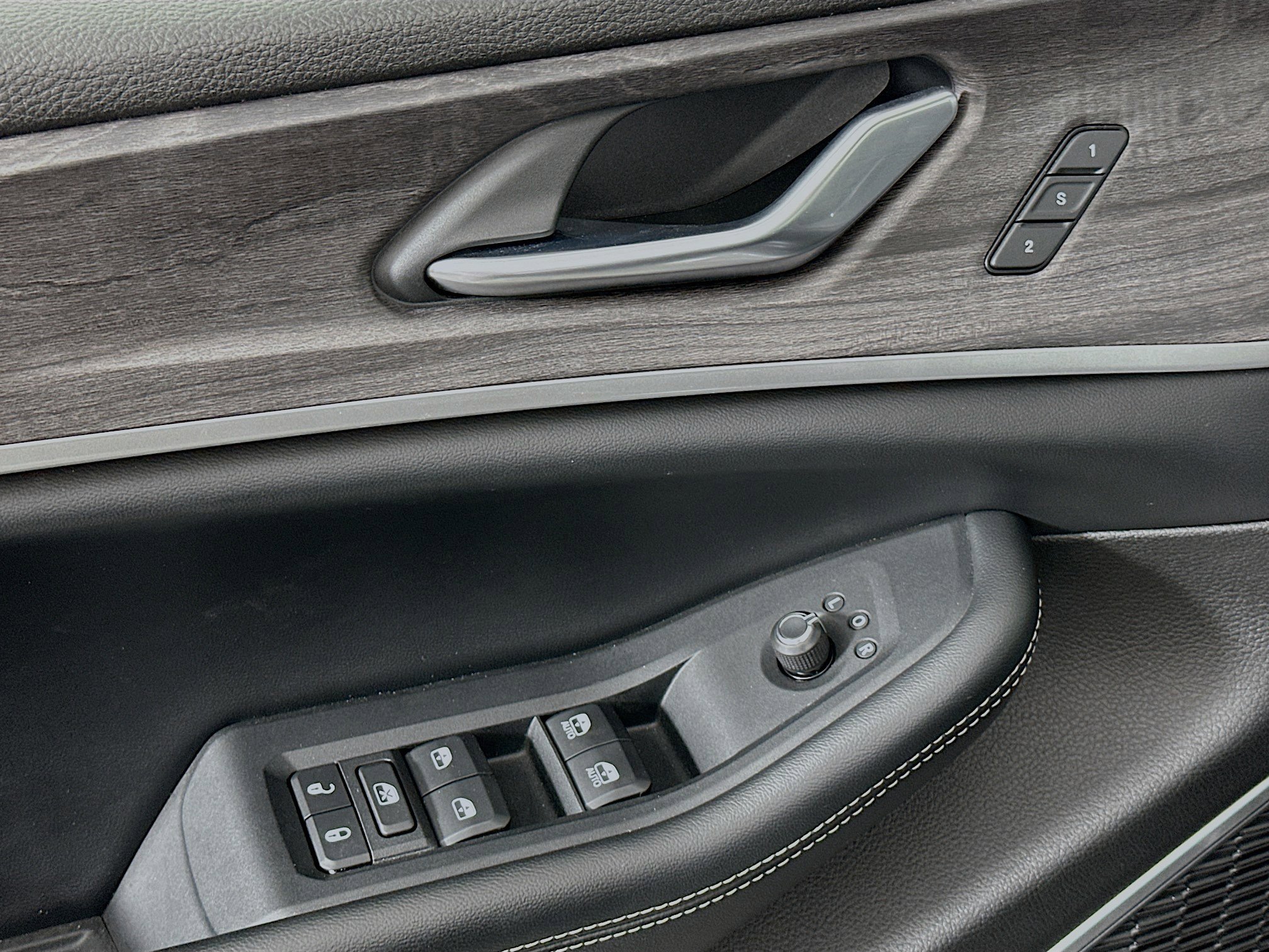 Used 2022 Jeep Grand Cherokee Limited image 15