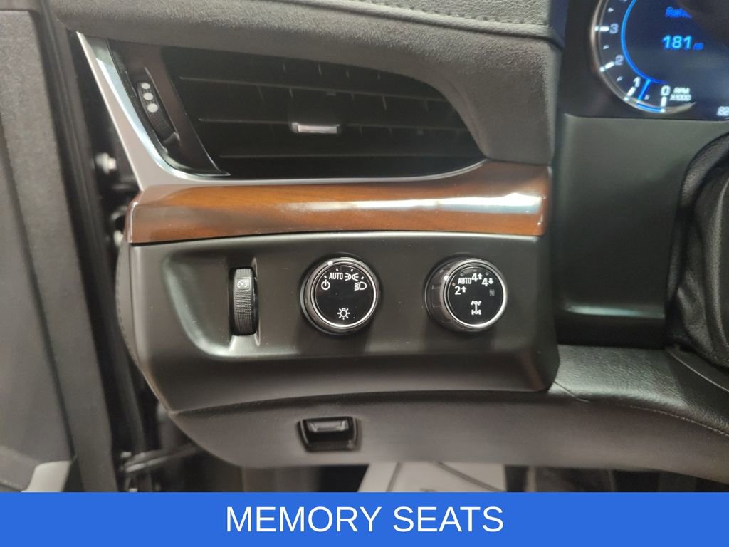 Used 2020 Cadillac Escalade Premium Luxury w/ Escalade Sport Edition image 35