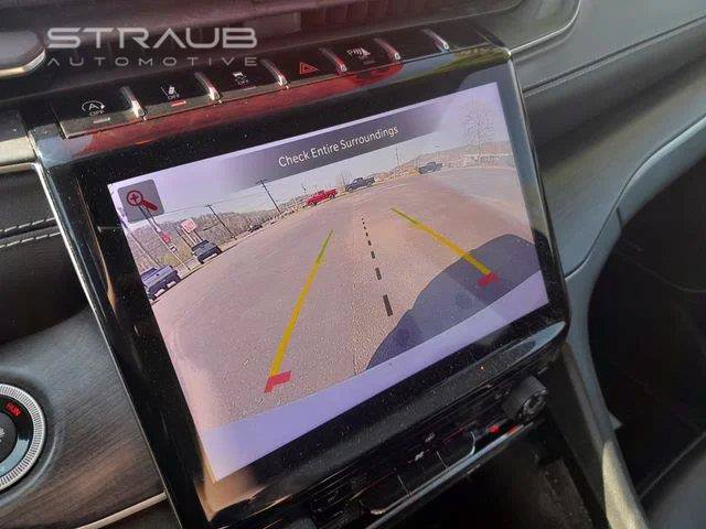 Used 2021 Jeep Grand Cherokee L Limited AWD/4WD image 22