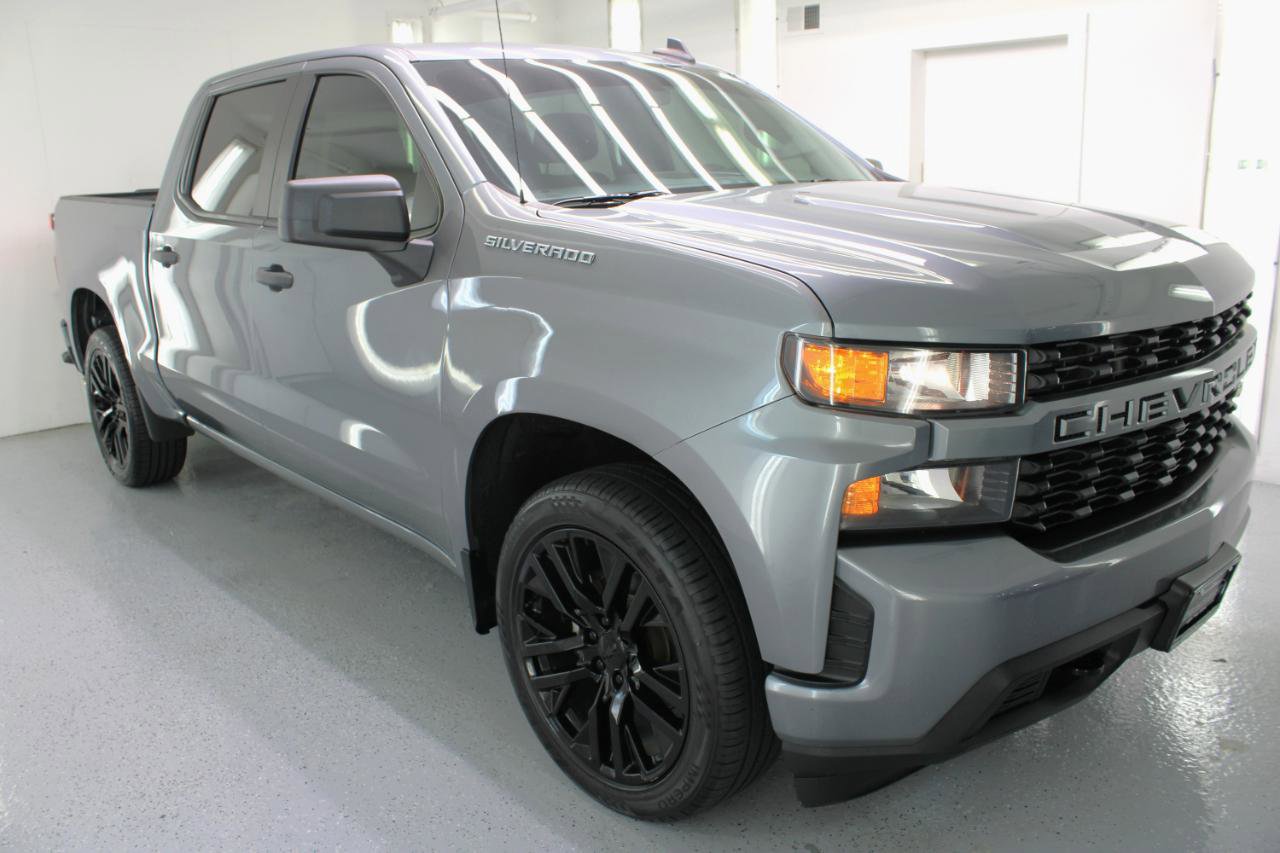 Used 2020 Chevrolet Silverado 1500 Custom w/ Custom Value Package RWD image 11