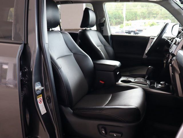 Used 2017 Toyota 4Runner SR5 Premium image 44