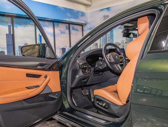 Used 2023 BMW M5 w/ Executive Package image 13