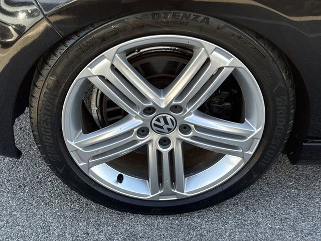 Used 2012 Volkswagen Golf R 2-Door AWD/4WD image 28