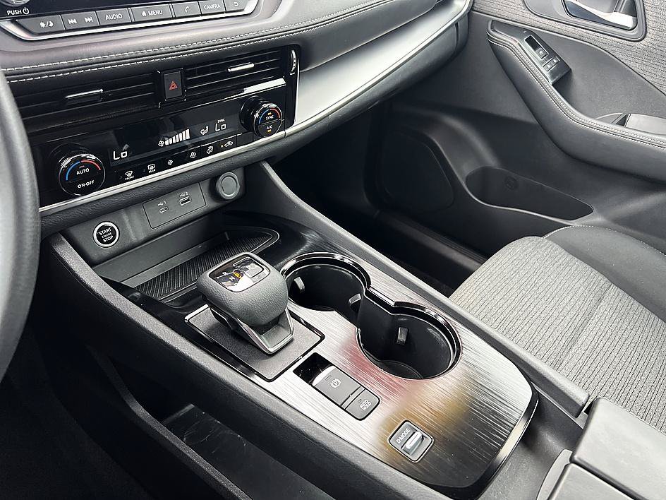 Certified 2023 Nissan Rogue SV FWD image 26