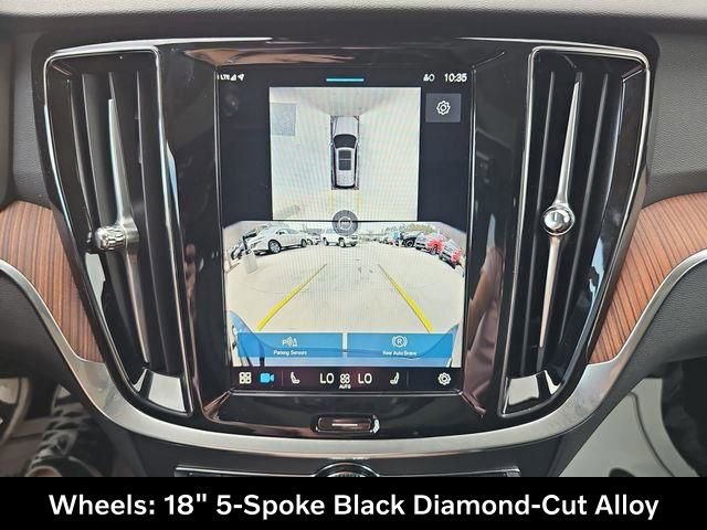 Used 2025 Volvo V60 B5 Cross Country Plus image 34