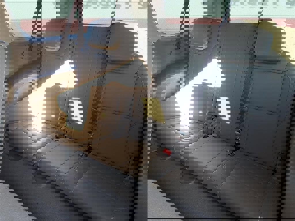 Used 2019 Chevrolet Suburban LT image 12