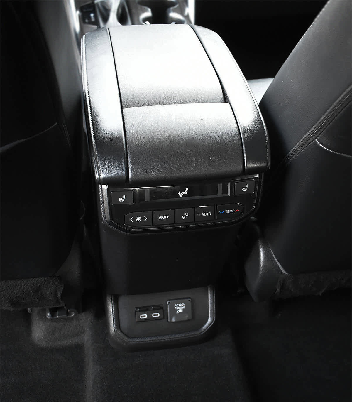 Used 2023 Toyota Highlander Platinum image 11