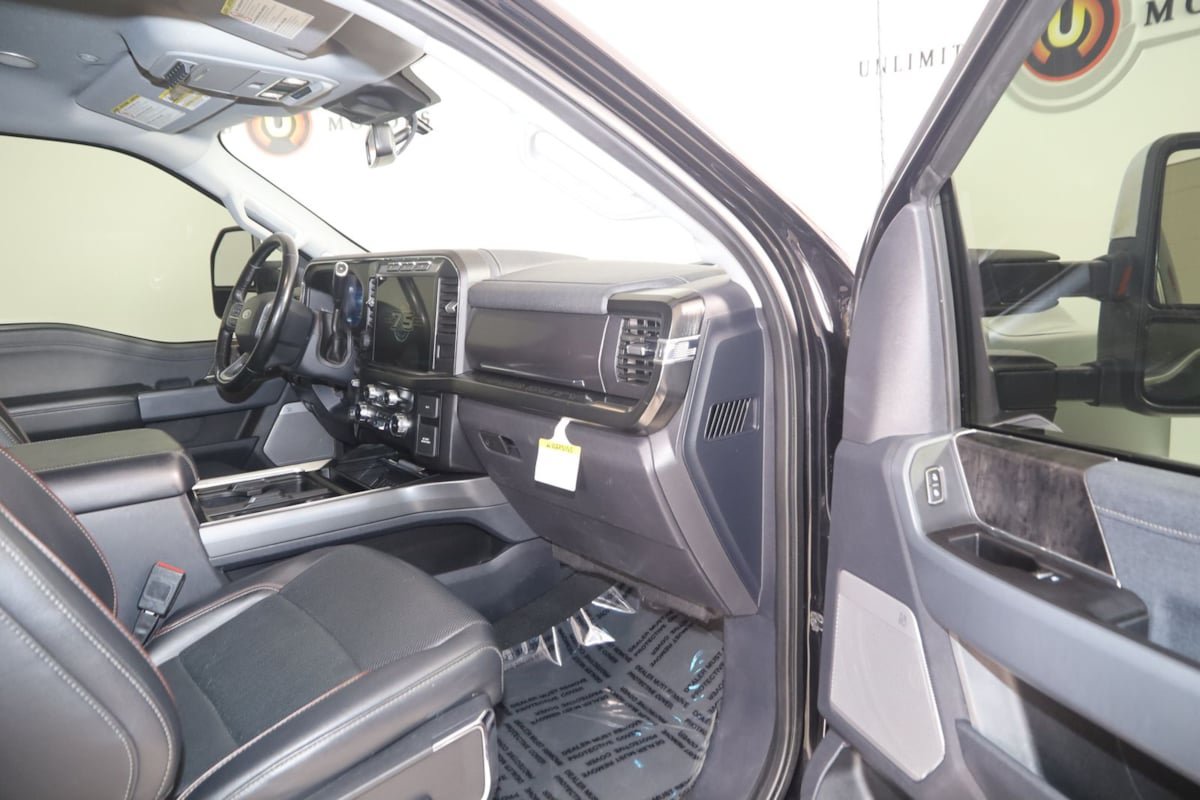 Used 2023 Ford F250 Lariat w/ Lariat Ultimate Package AWD/4WD image 44