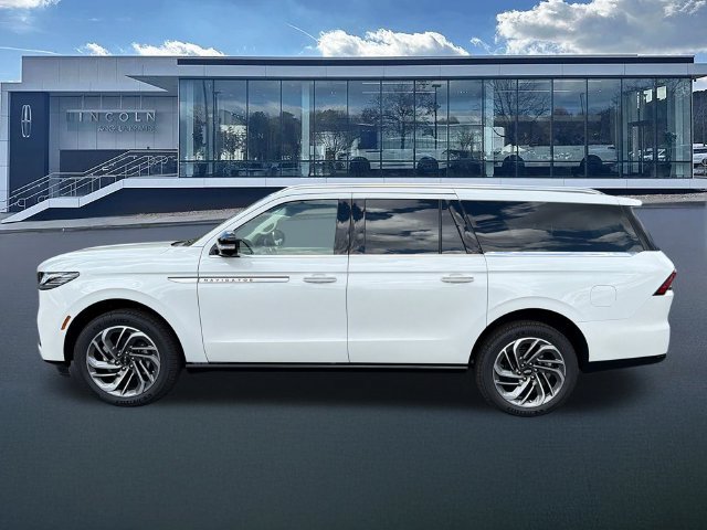 New 2027 Lincoln Navigator L Reserve AWD/4WD image 4