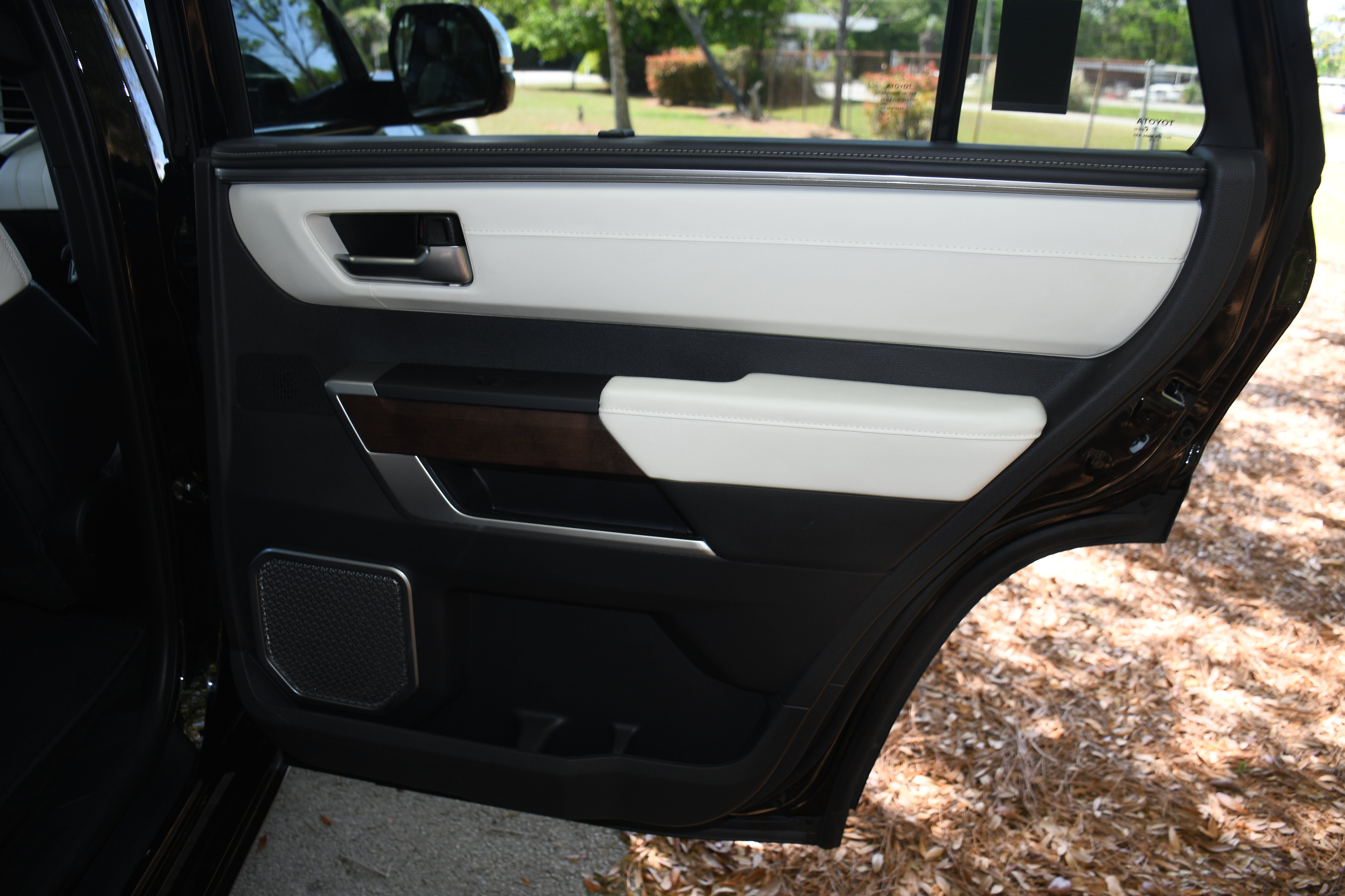 Certified 2024 Toyota Sequoia Capstone AWD/4WD image 22