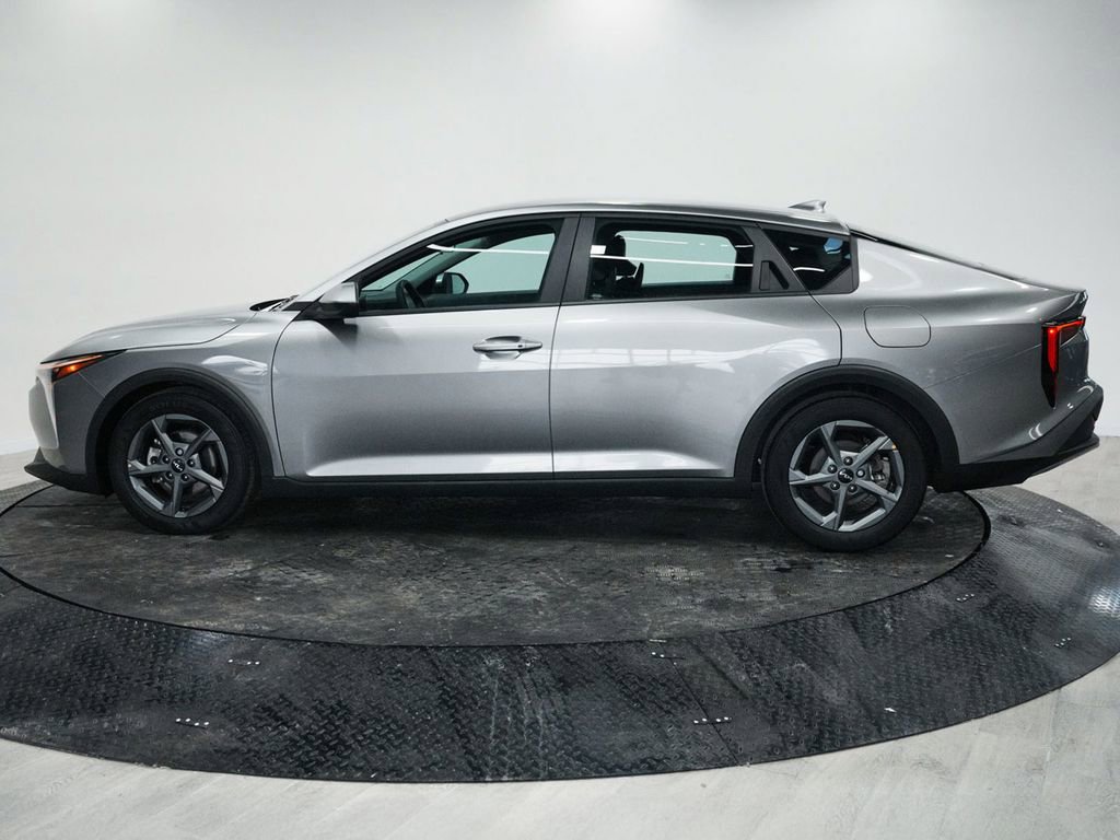 Used 2025 Kia K4 LXS image 4