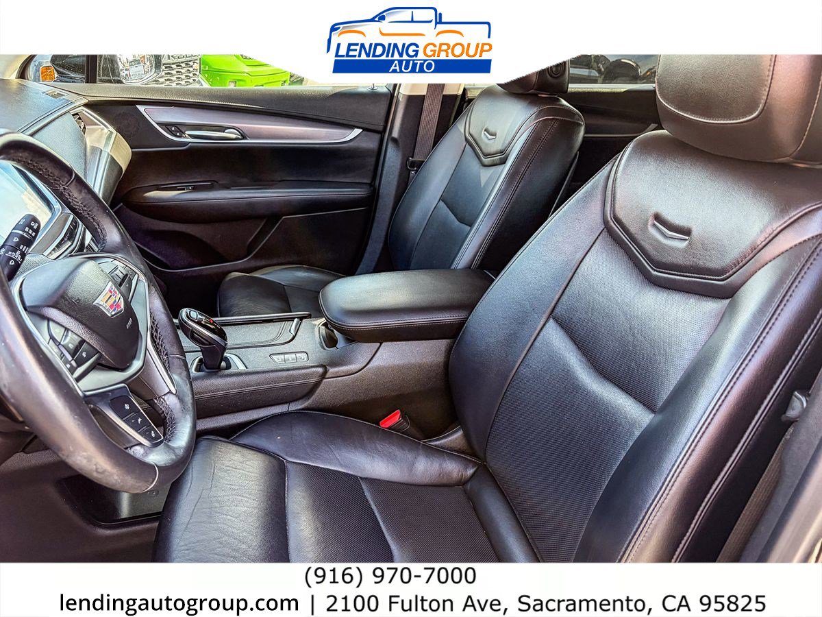 Used 2018 Cadillac XT5 Luxury w/ Driver Awareness Package AWD/4WD image 16