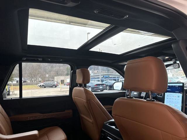 Certified 2022 Ford Expedition Platinum image 25