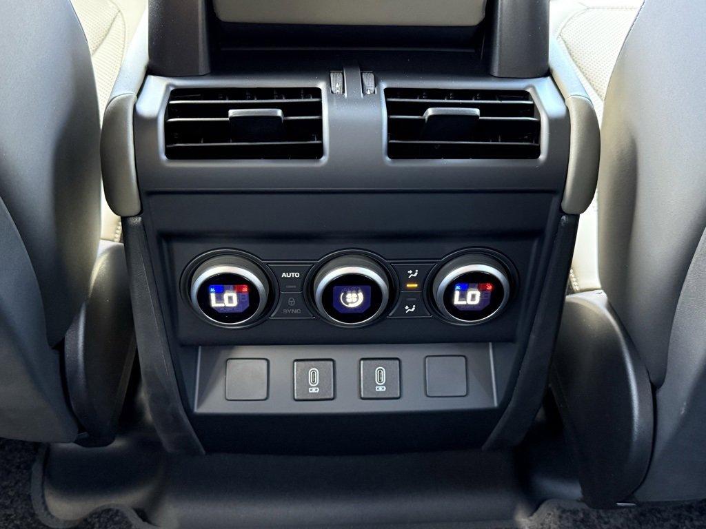 New 2026 Land Rover Defender 110 X-Dynamic SE image 36