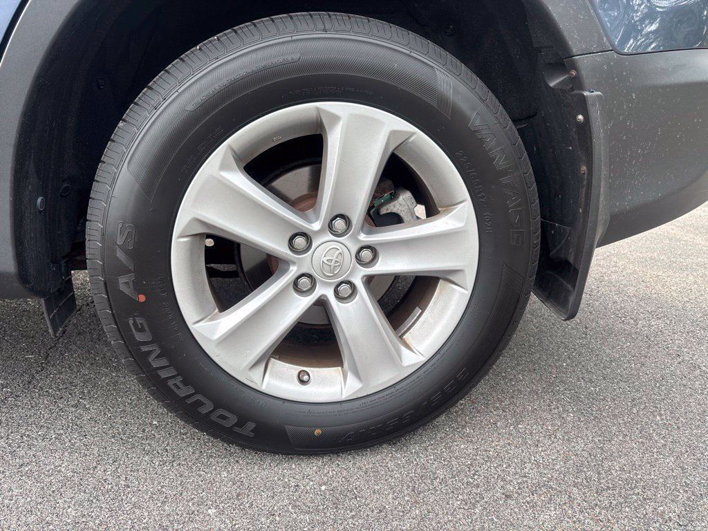 Used 2013 Toyota RAV4 XLE AWD/4WD image 10