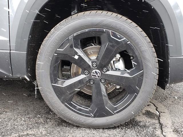 New 2026 Volkswagen Taos SEL image 12