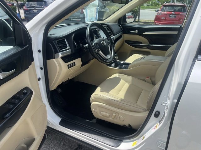 Used 2018 Toyota Highlander XLE image 15