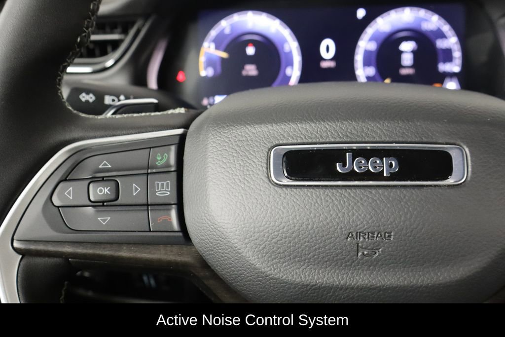 New 2026 Jeep Grand Cherokee Altitude image 8