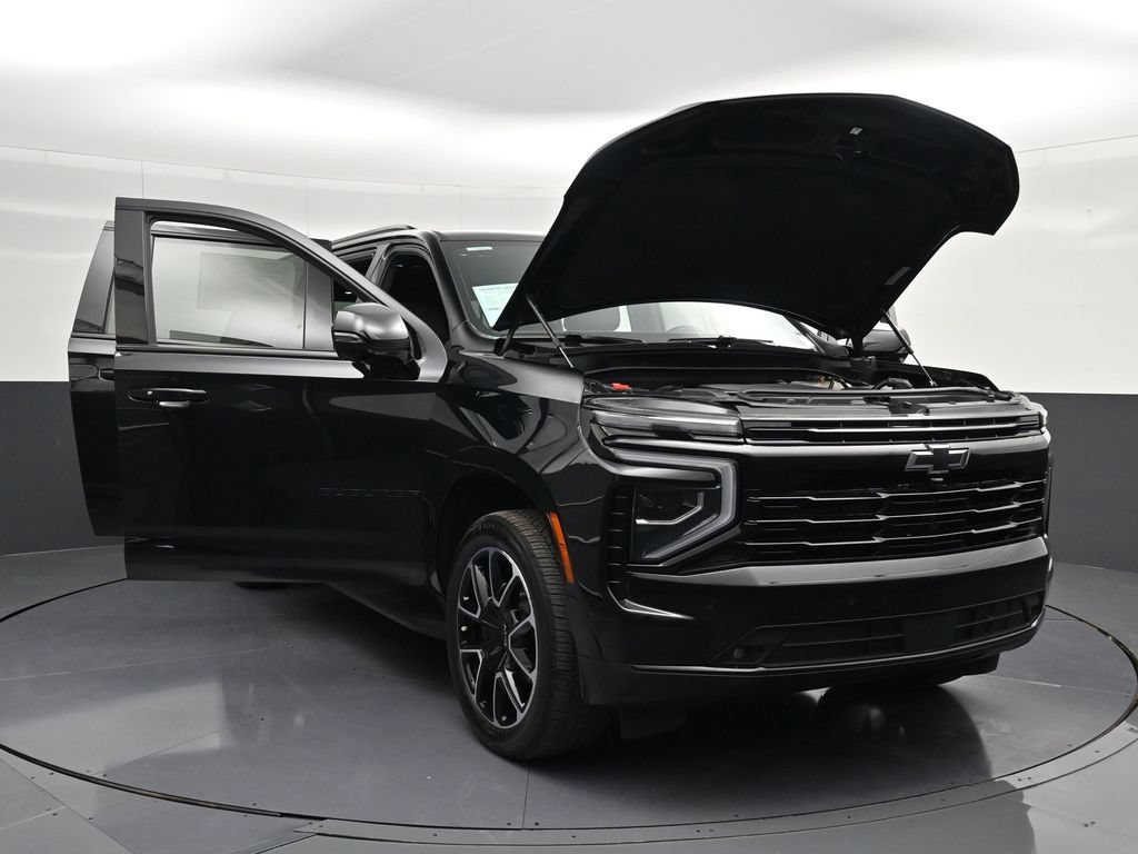 Used 2025 Chevrolet Suburban RST w/ Comfort Package RWD image 29