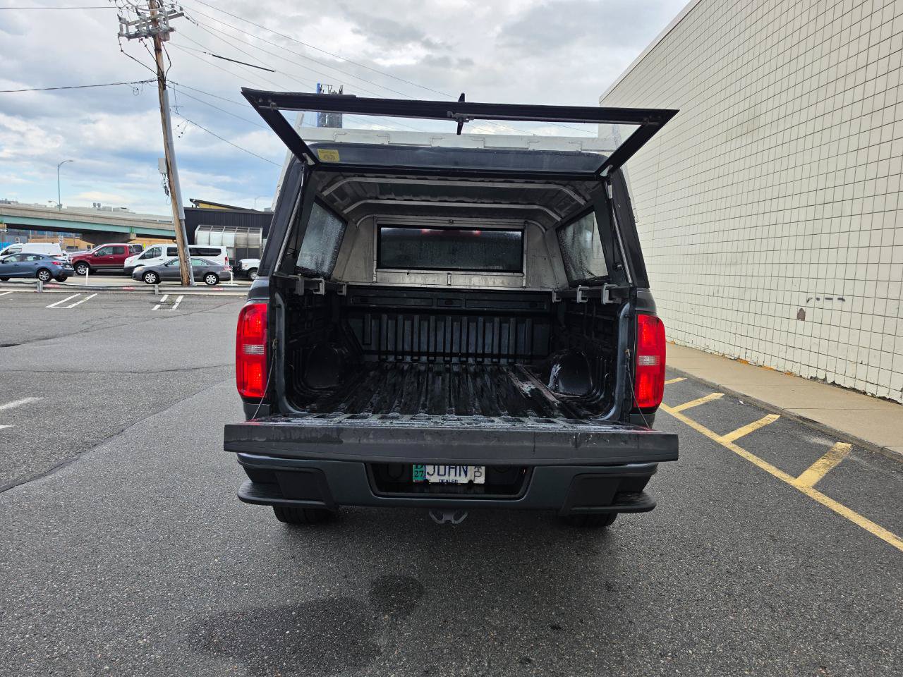 Used 2015 Chevrolet Colorado W/T w/ WT Convenience Package RWD image 9