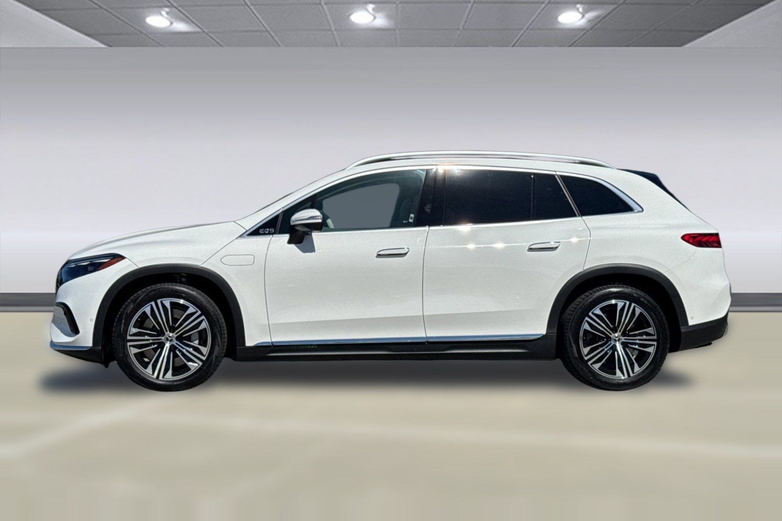 New 2026 Mercedes-Benz EQS 400 4MATIC SUV image 2