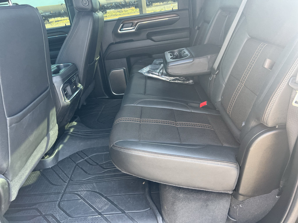 Used 2024 Chevrolet Silverado 2500 High Country w/ High Country Premium Package AWD/4WD image 20