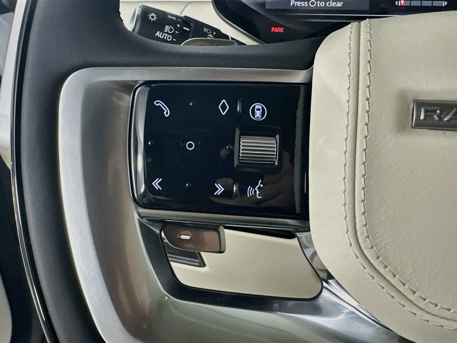 New 2026 Land Rover Range Rover SE AWD/4WD image 18