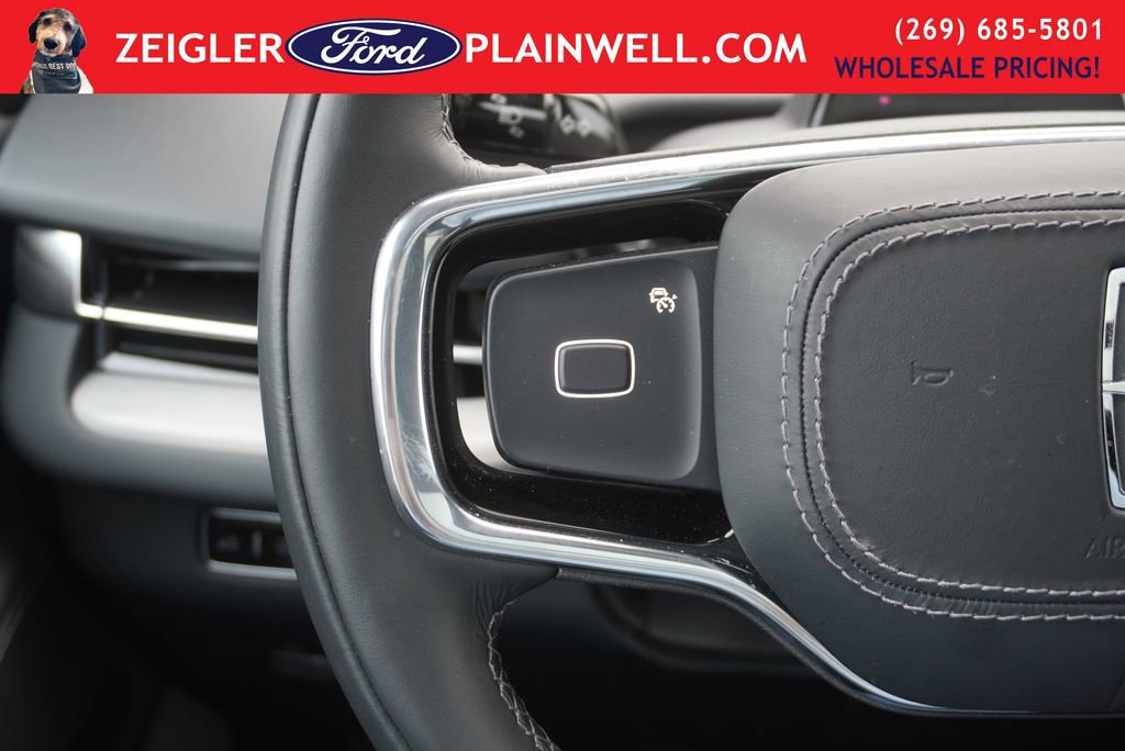 Used 2025 Lincoln Navigator Reserve w/ Jet Appearance Package image 35