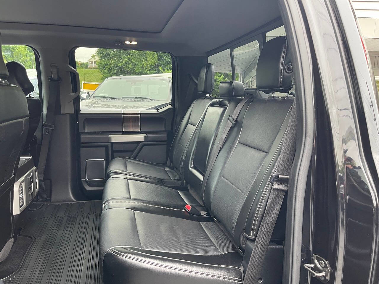 Used 2016 Ford F150 Lariat w/ Equipment Group 502A Luxury AWD/4WD image 27