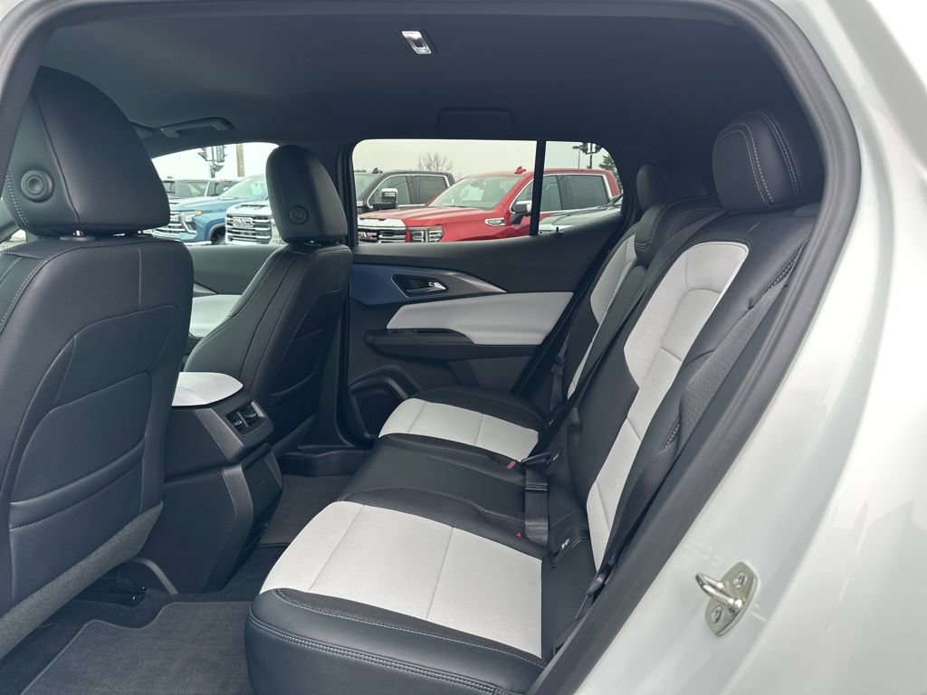 Used 2025 Chevrolet Equinox EV LT image 11