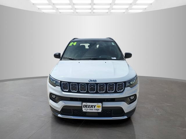 Used 2024 Jeep Compass Limited AWD/4WD image 2